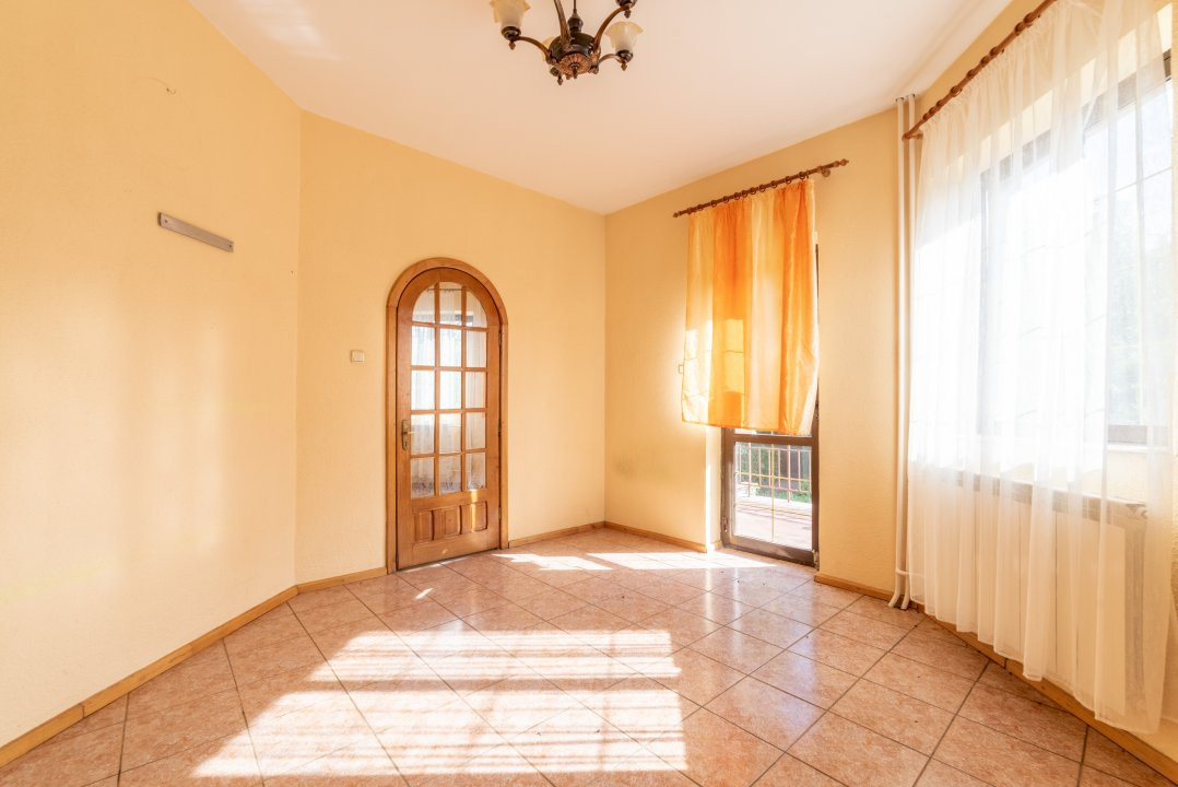 Inchiriere Casa mare pretabil Pensiune, CLINICA-Azil -gradinita, Bascov-Arges 
