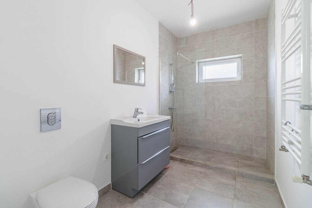 Casa 4 camere cu terasa inchisa Ciorogarla