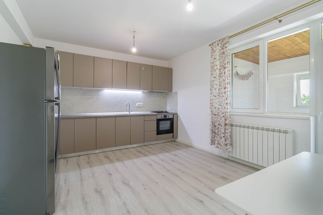 Casa 4 camere cu terasa inchisa Ciorogarla
