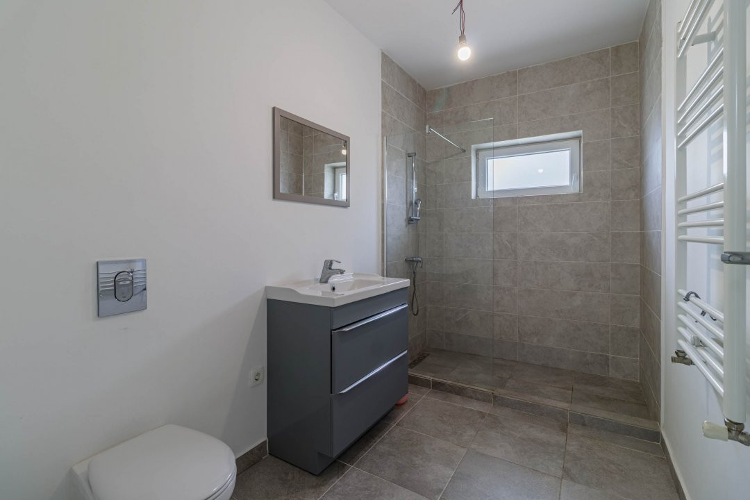 Casa 4 camere cu terasa inchisa Ciorogarla