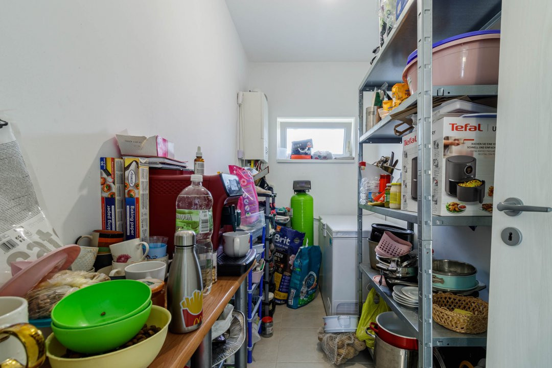 Casa 4 camere cu terasa inchisa Ciorogarla