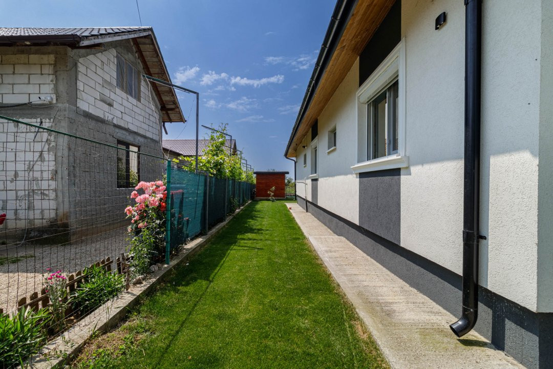 Casa 4 camere cu terasa inchisa Ciorogarla