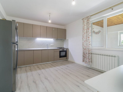 Casa 4 camere cu terasa inchisa Ciorogarla