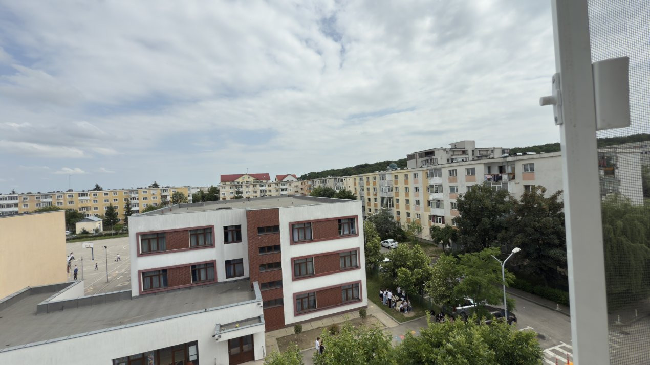 De închiriat- Garsonieră- Pitesti-zona Găvana-Scoala 19!