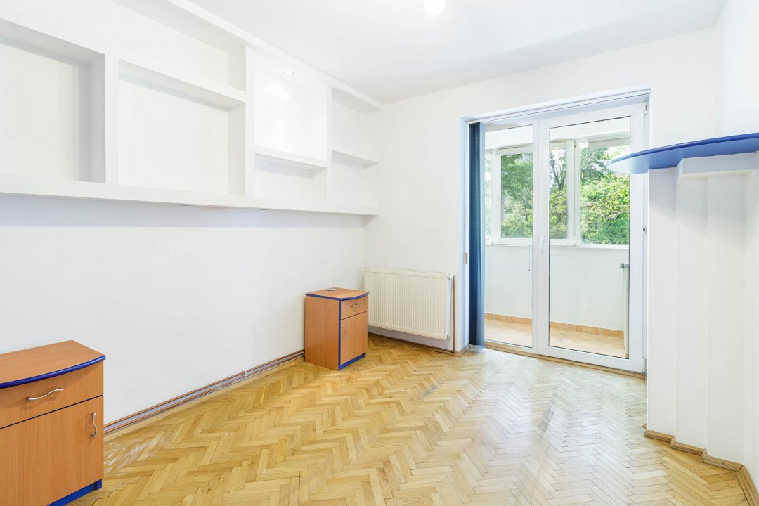 Etajul 1- 3 camere – Pajura, aproape de metroul Jiului