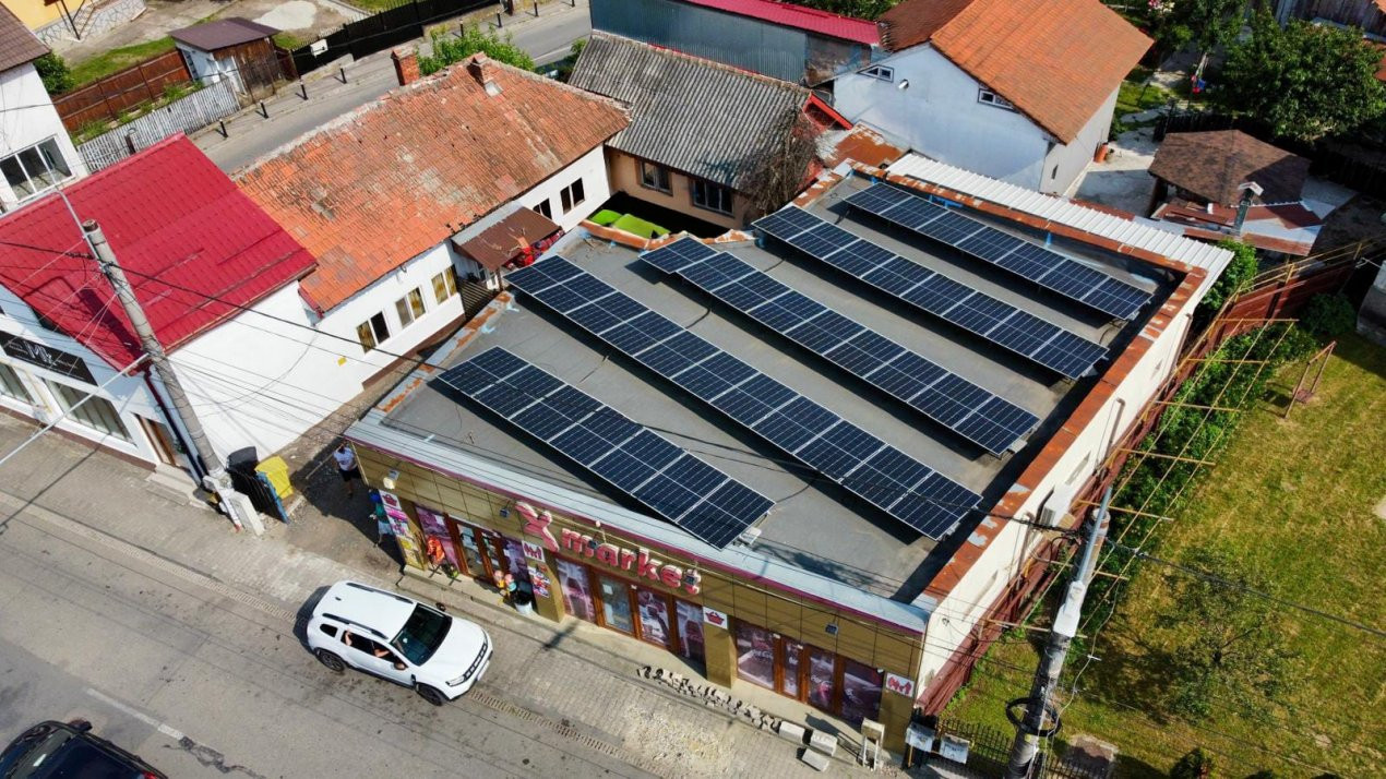 Spațiu comercial cu panouri solare, Târgu Jiu, Calea Severinului