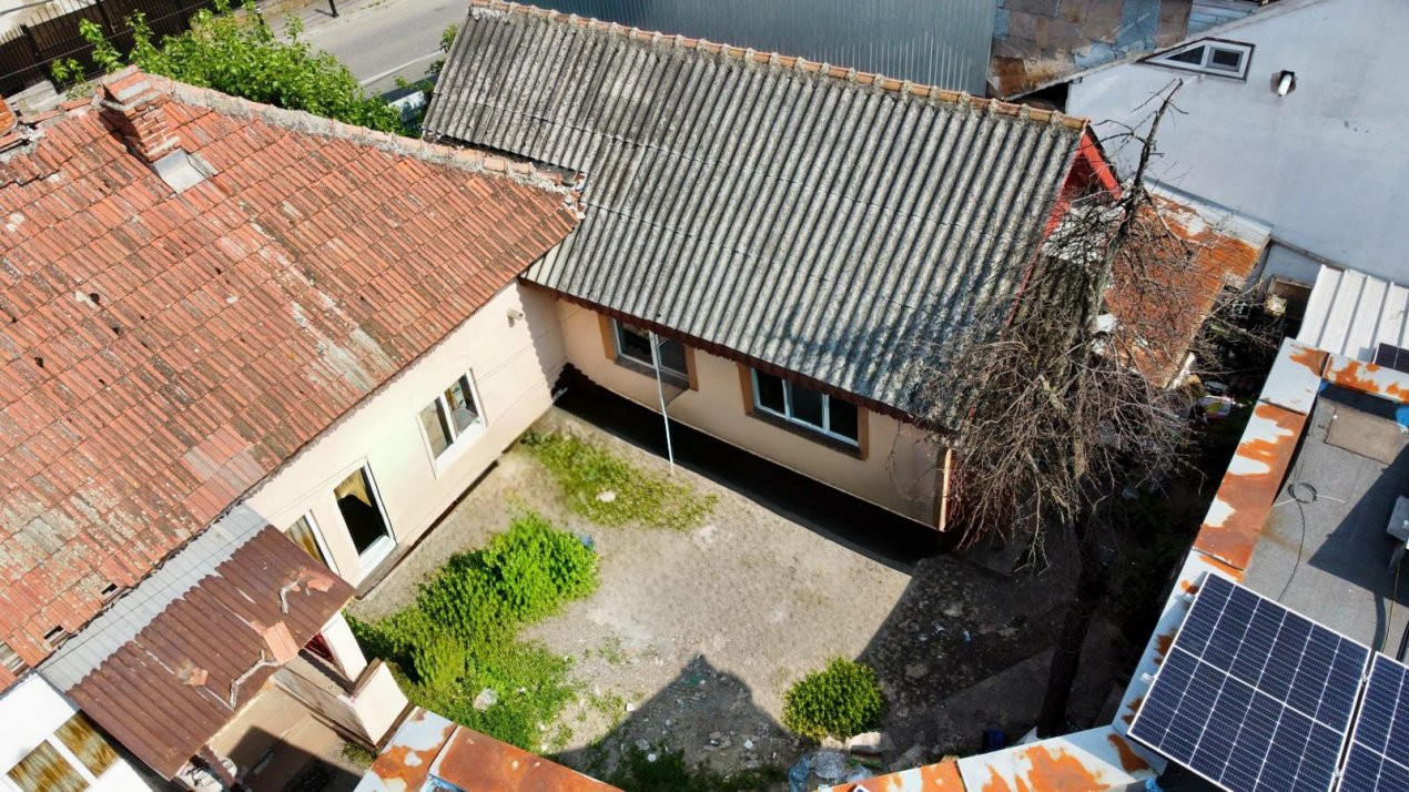 Spațiu comercial cu panouri solare, Târgu Jiu, Calea Severinului