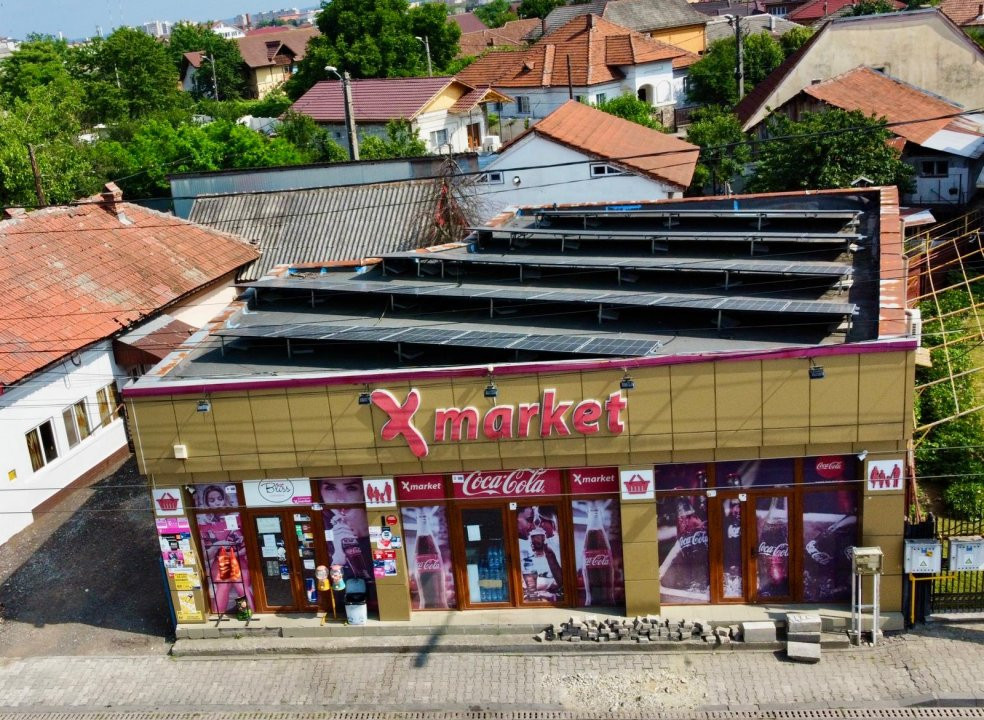 Spațiu comercial cu panouri solare, Târgu Jiu, Calea Severinului