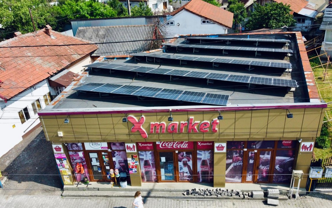 Spațiu comercial cu panouri solare, Târgu Jiu, Calea Severinului