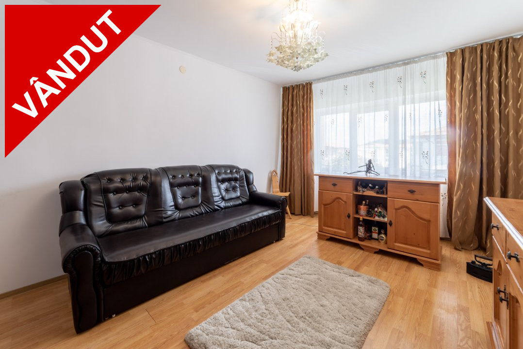 Apartament 3 camere - Topoloveni, Central