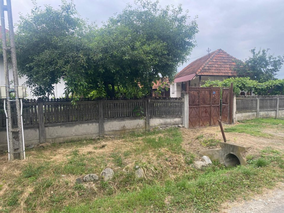 Casă + teren generos  în Telești, Gorj