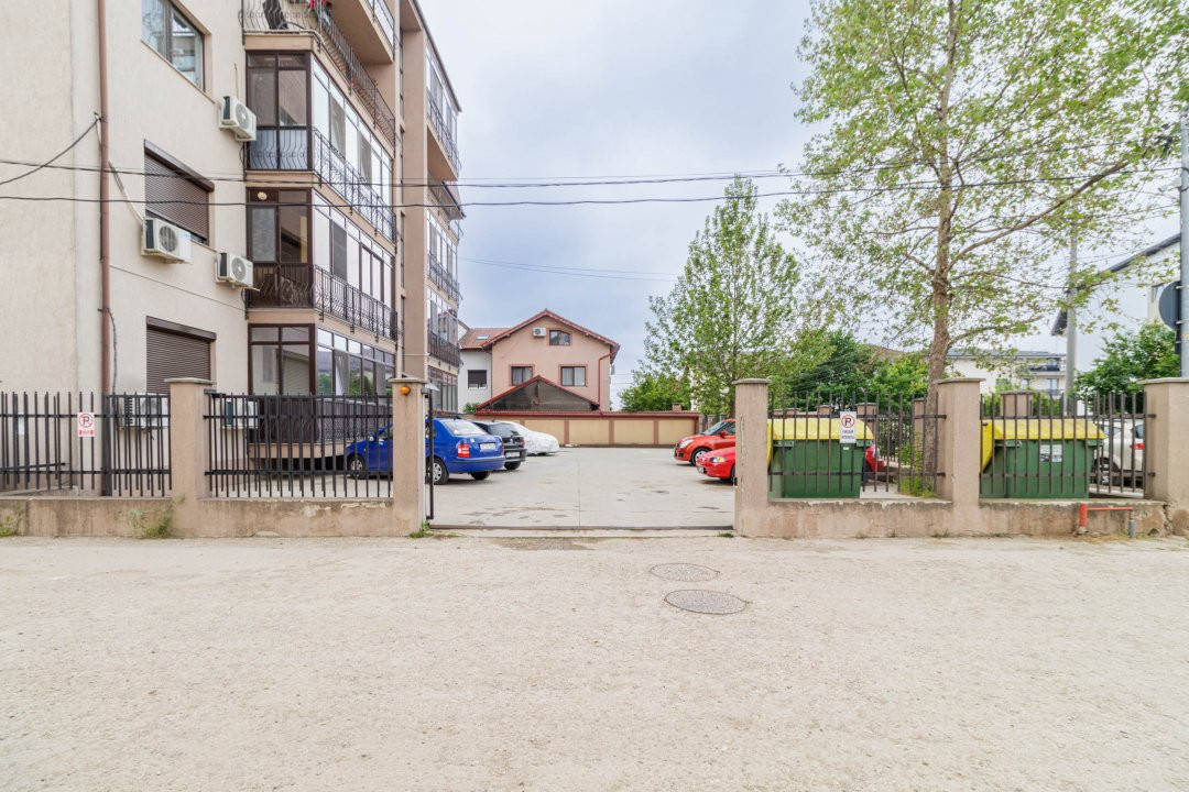 Apartament 2 camere, decomandat, parter înalt – cu curte, balcon și acces auto