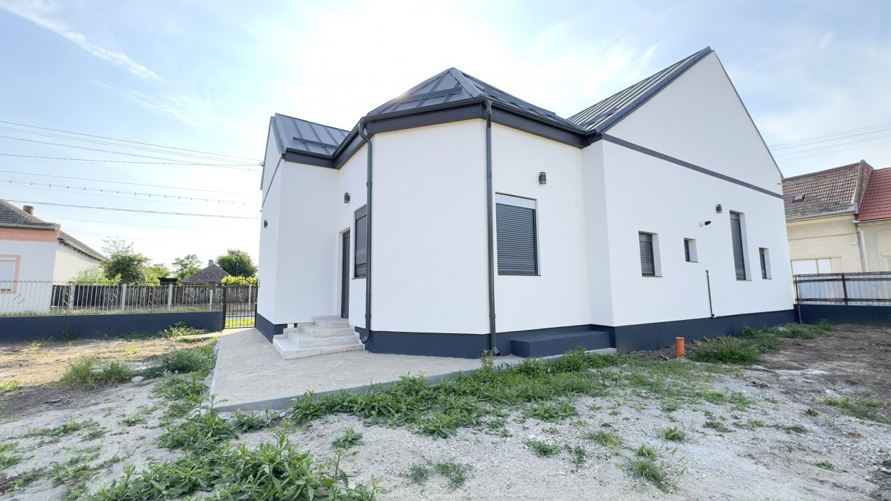Casă 3 camere 154 mp, Teren 630 mp - Str. T. Vladimirescu - Carei - Comision 0% 