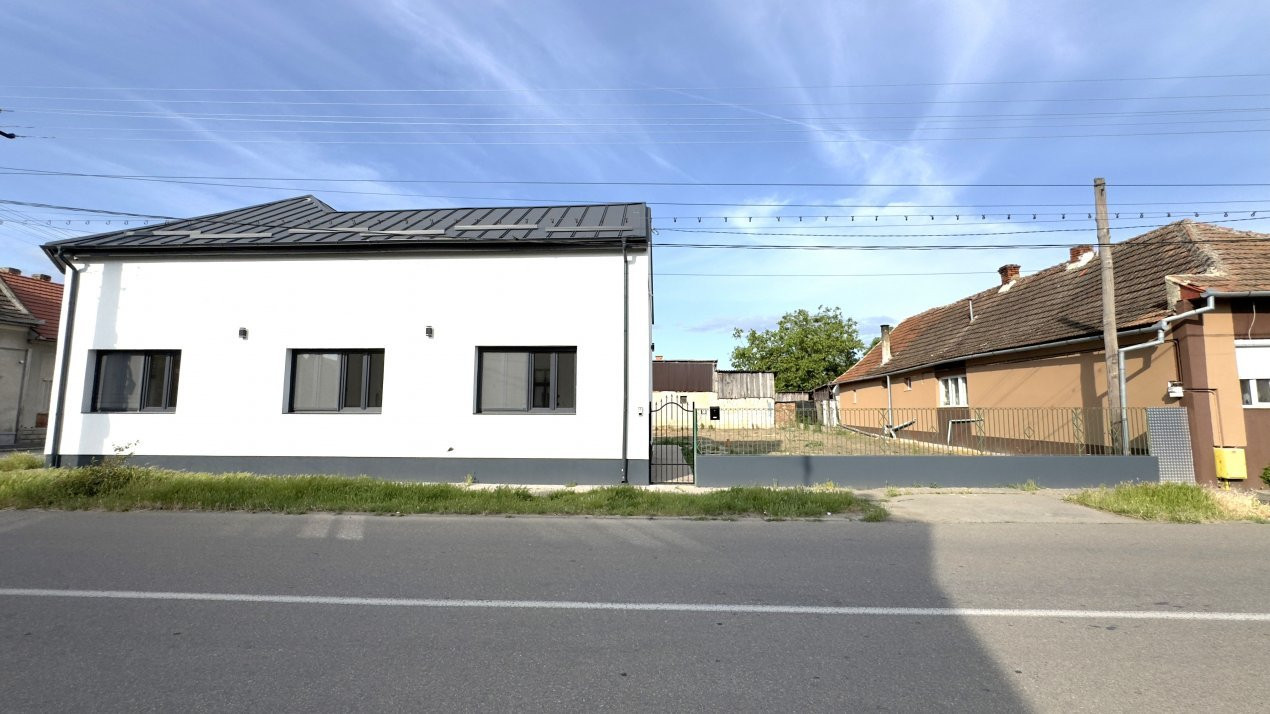 Inchiriere Casă 3 camere 154 mp, Teren 630 mp - Str. T. Vladimirescu - Carei 