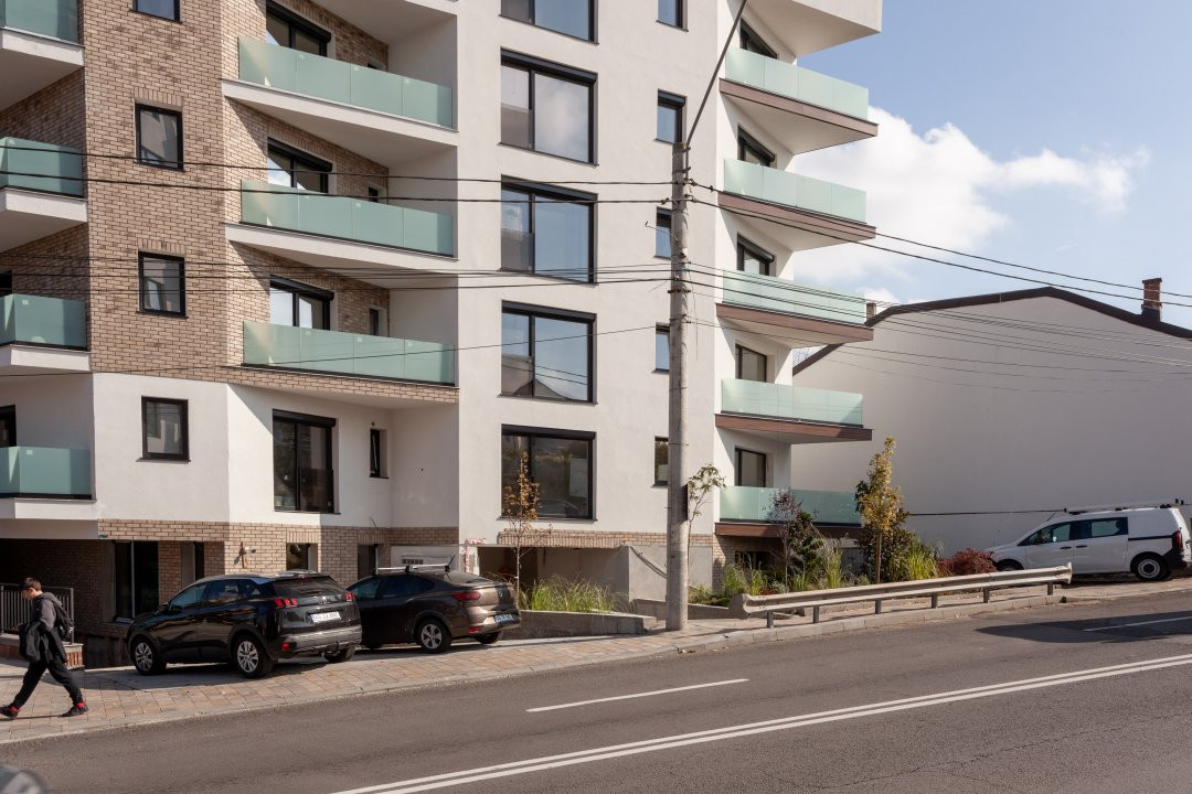 Spațiu Comercial Central – 2 Locuri de Parcare–Parter bloc 2025-Open Space