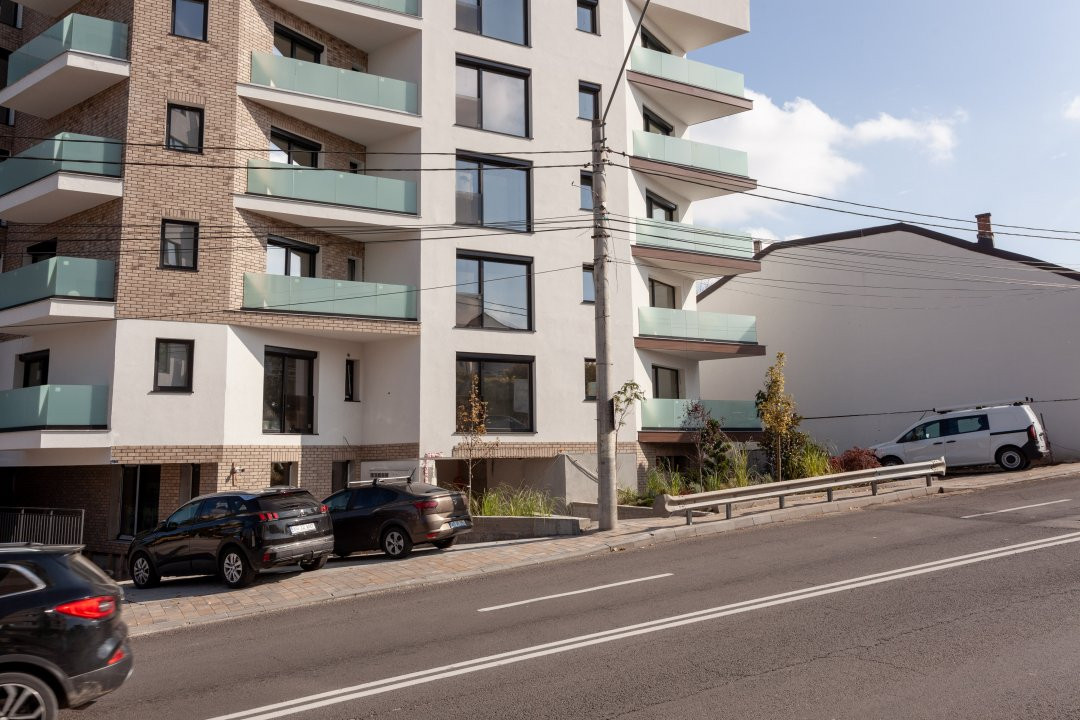 Spațiu Comercial Central – 2 Locuri de Parcare–Parter bloc 2025-Open Space