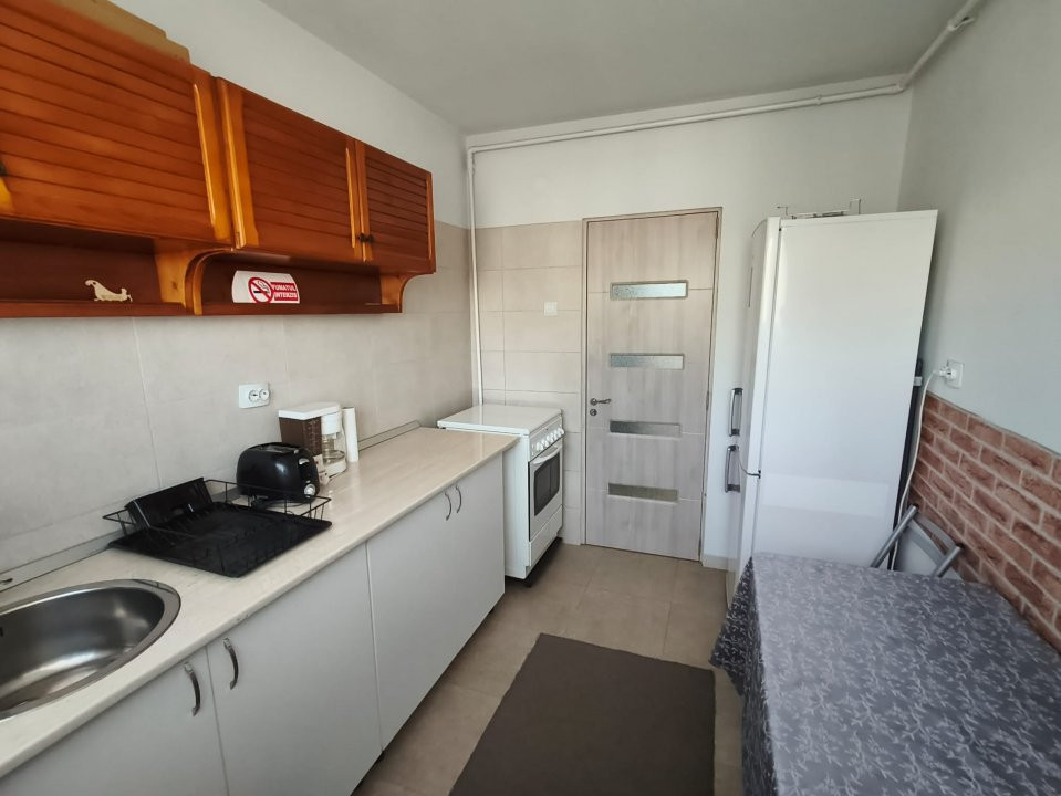 Apartament 2 camere complet renovat – Str. Griviței, Târgu Jiu