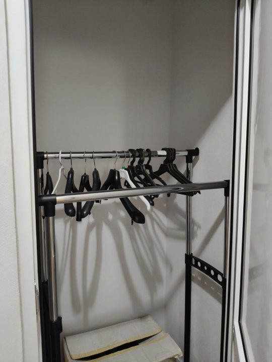 Apartament 2 camere complet renovat – Str. Griviței, Târgu Jiu