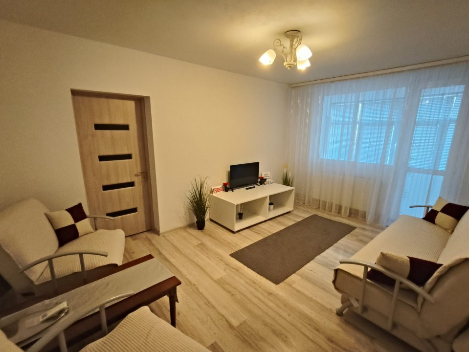 Apartament 2 camere complet renovat – Str. Griviței, Târgu Jiu