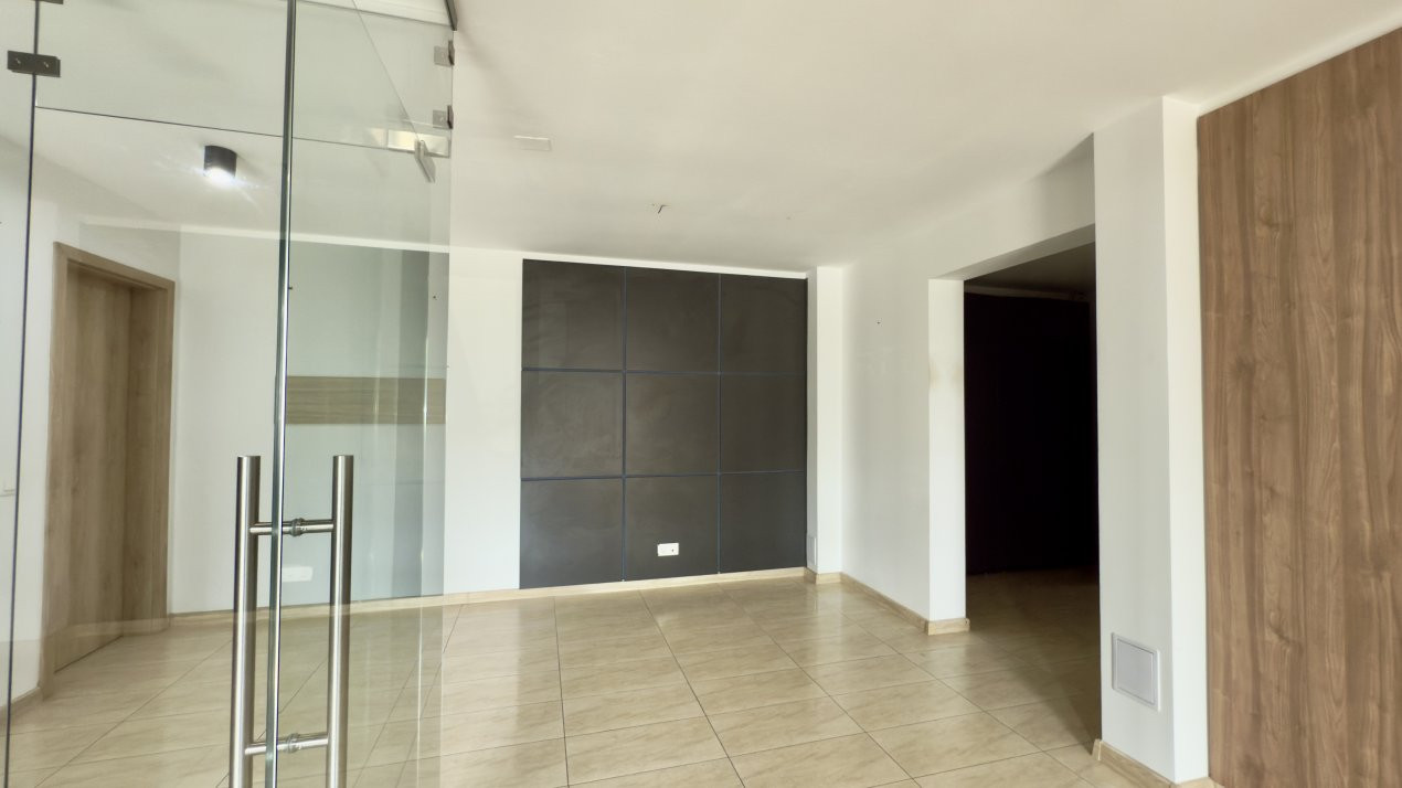DE INCHIRIAT Spațiu Comercial/Birou-Bloc Nou -Pitesti-Balcescu Residence!