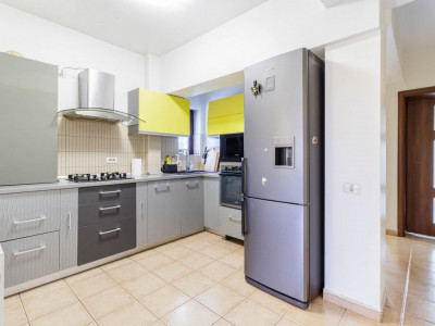 Apartament 3 camere Valea Oltului