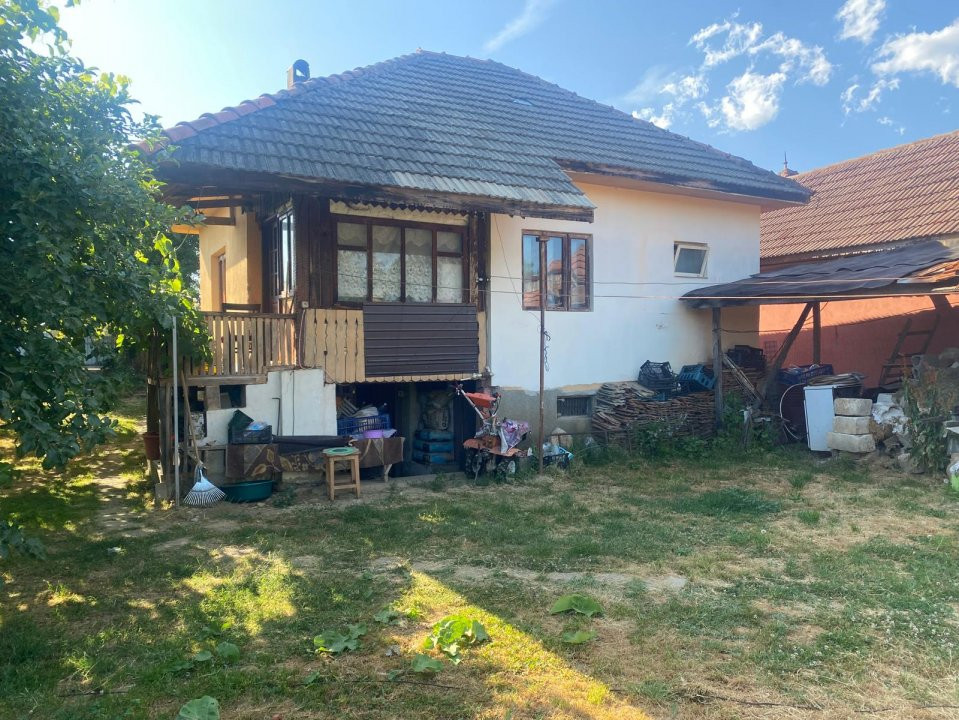 Casă cu grădină și anexe de vânzare – Bâlta, com. Runcu, Gorj
