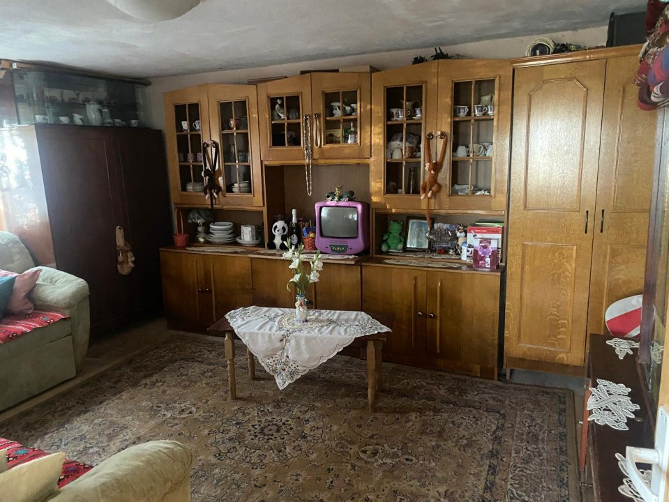 Casă cu grădină și anexe de vânzare – Bâlta, com. Runcu, Gorj
