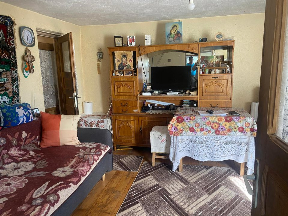 Casă cu grădină și anexe de vânzare – Bâlta, com. Runcu, Gorj