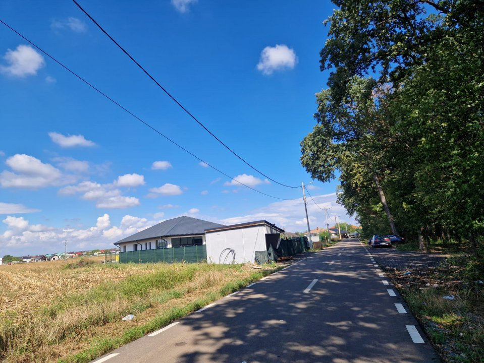 Teren 500 mp Ghermanesti - cu gaz si curent electric la strada