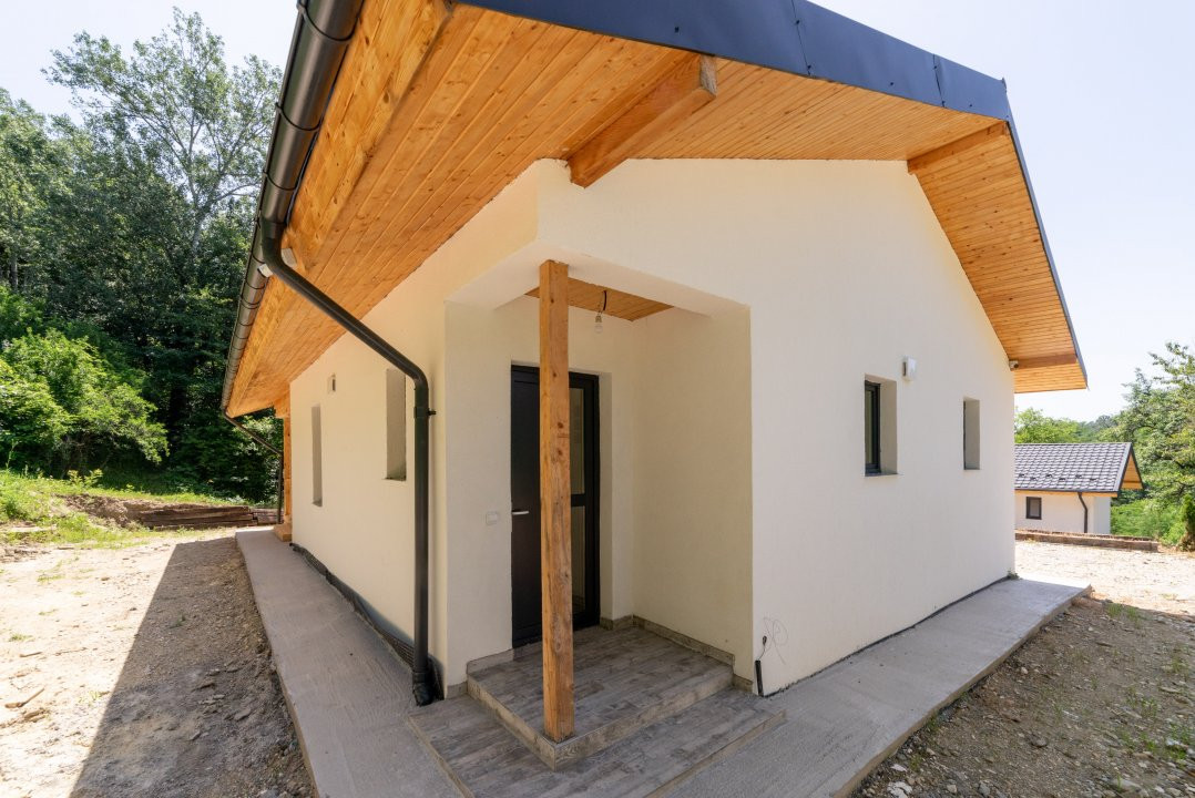 Casa pasiva (timber frame) din mijlocul naturii - VALEA URSULUI , STR SALCAMILOR