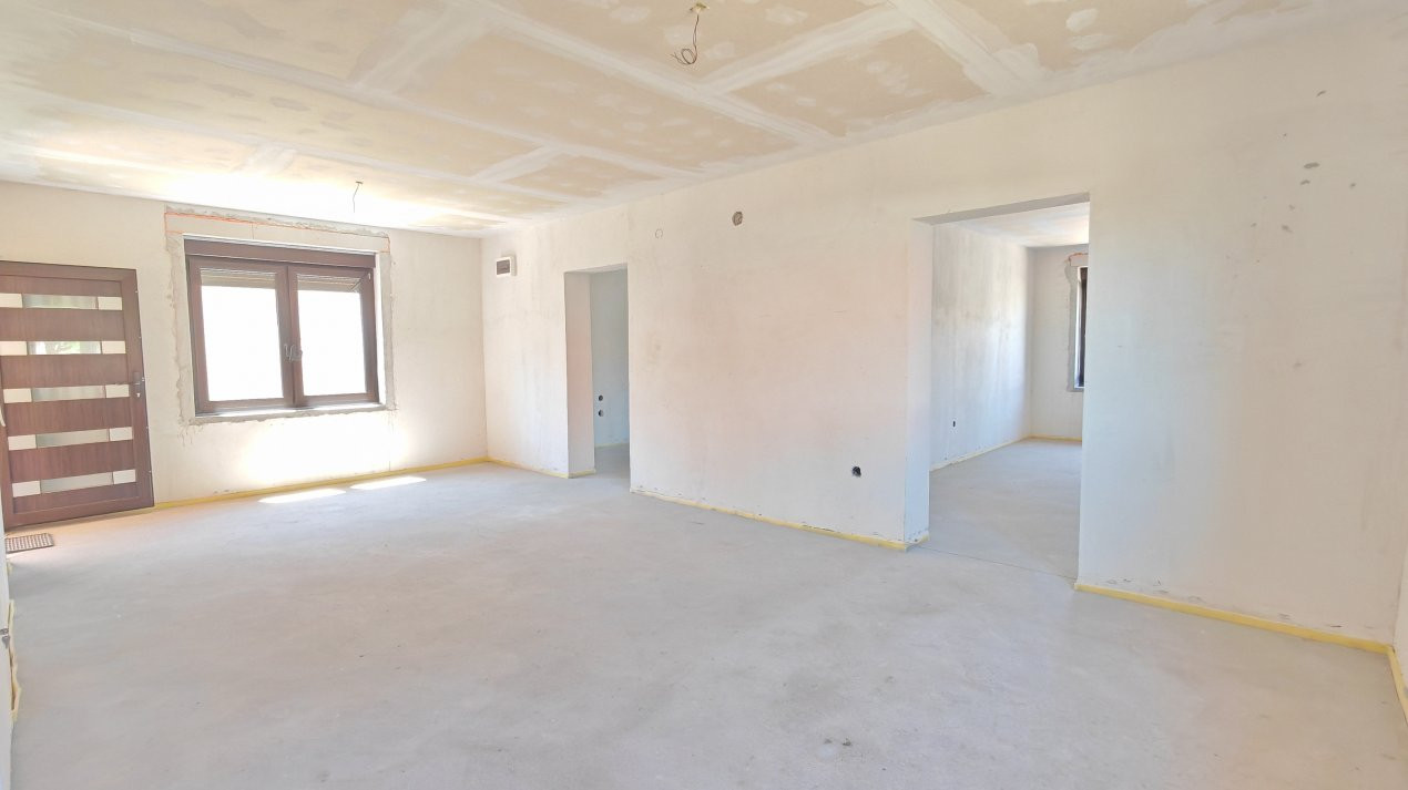 Casă 4 camere semifinisată interior, Teren 3456 mp - Loc. Ciumești SM 