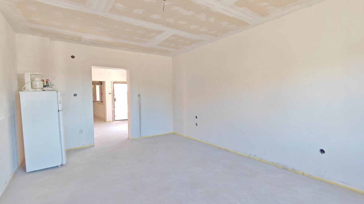 Casă 4 camere semifinisată interior, Teren 3456 mp - Loc. Ciumești SM 