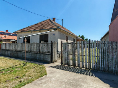 Casă 4 camere semifinisată interior, Teren 3456 mp - Loc. Ciumești SM 
