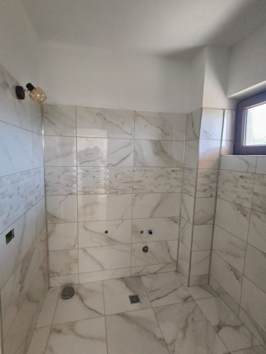 Duplex de vânzare Târgu Jiu | Zonă Ana Ipătescu, 2 dormitoare, curte