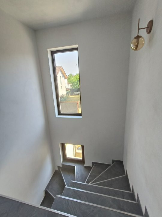 Duplex de vânzare Târgu Jiu | Zonă Ana Ipătescu, 2 dormitoare, curte