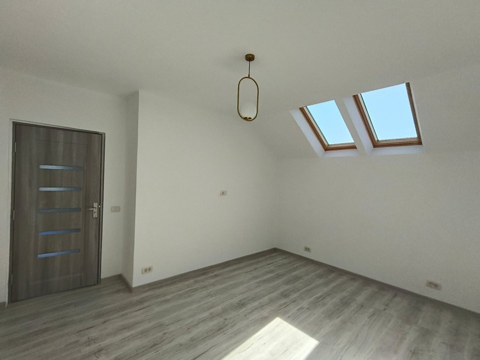 Duplex de vânzare Târgu Jiu | Zonă Ana Ipătescu, 2 dormitoare, curte
