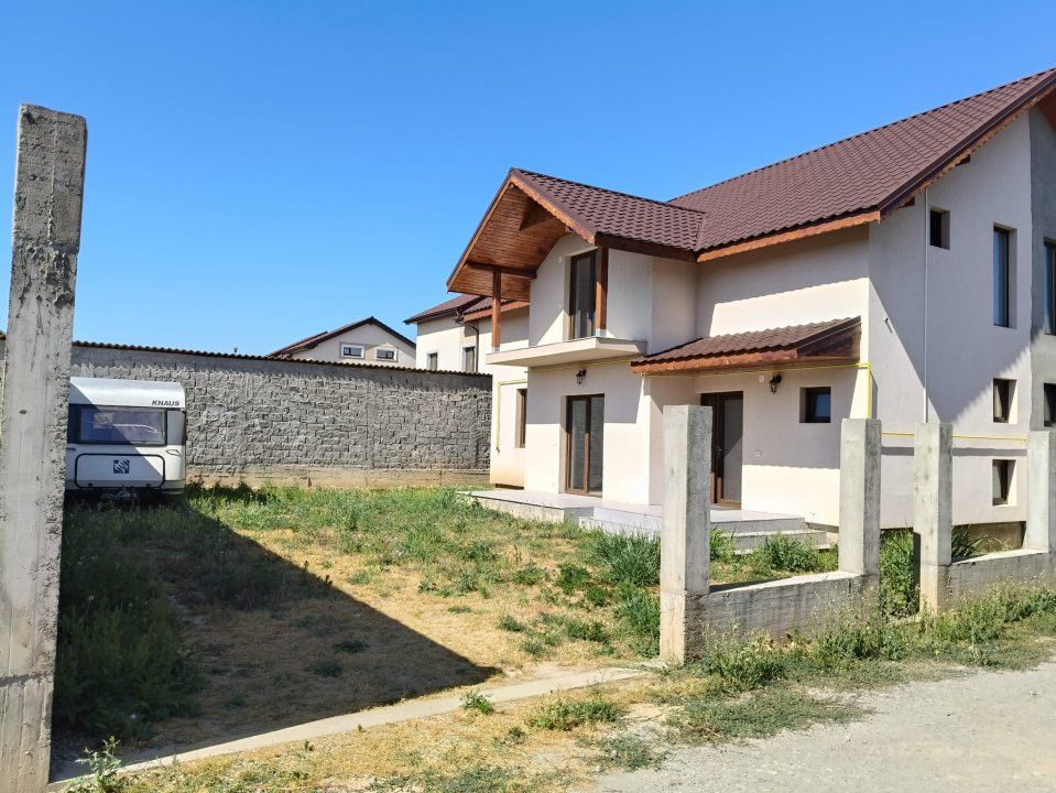 Duplex de vânzare Târgu Jiu | Zonă Ana Ipătescu, 2 dormitoare, curte