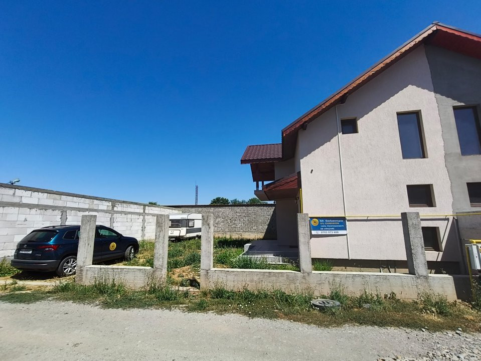 Duplex de vânzare Târgu Jiu | Zonă Ana Ipătescu, 2 dormitoare, curte