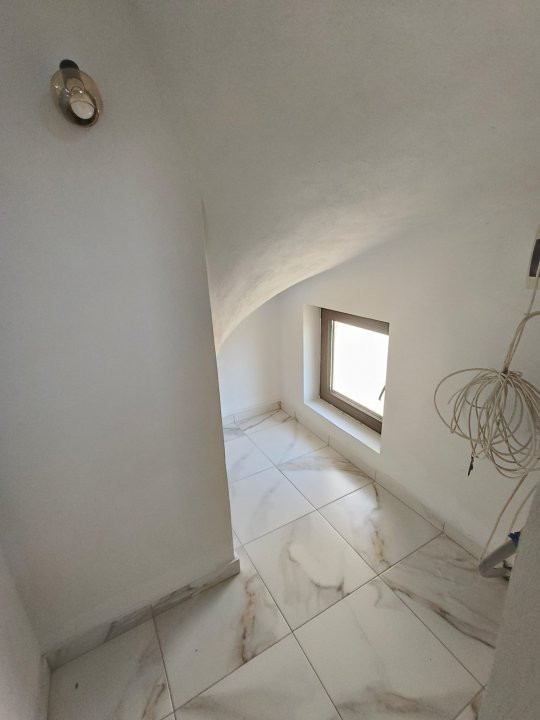 Duplex de vânzare Târgu Jiu | Zonă Ana Ipătescu, 2 dormitoare, curte