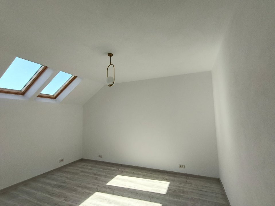 Duplex de vânzare Târgu Jiu | Zonă Ana Ipătescu, 2 dormitoare, curte