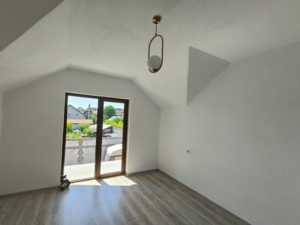 Duplex de vânzare Târgu Jiu | Zonă Ana Ipătescu, 2 dormitoare, curte