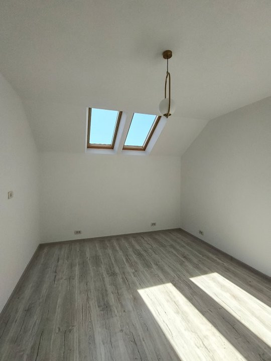 Duplex de vânzare Târgu Jiu | Zonă Ana Ipătescu, 2 dormitoare, curte