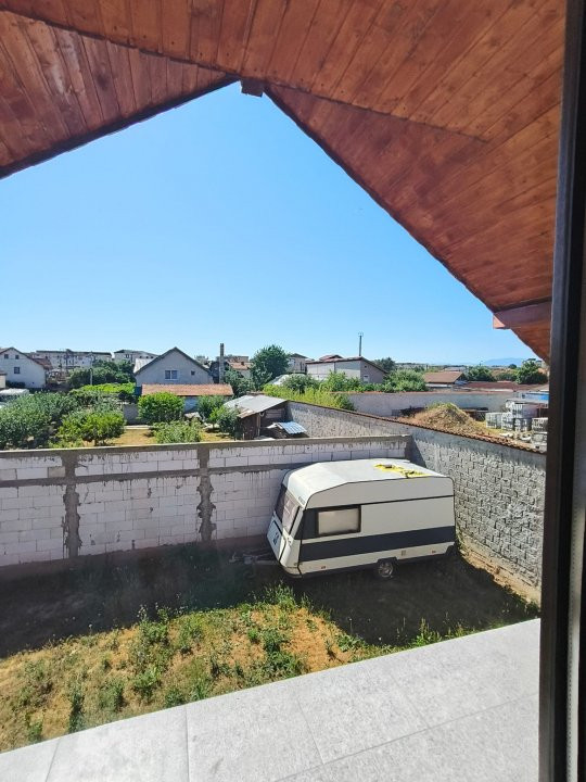 Duplex de vânzare Târgu Jiu | Zonă Ana Ipătescu, 2 dormitoare, curte