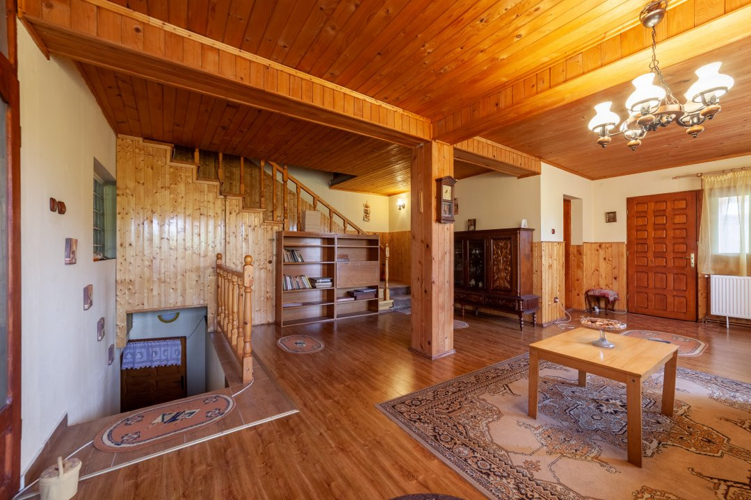 Casa rustica P+1 in zona de deal – Bogati, AG