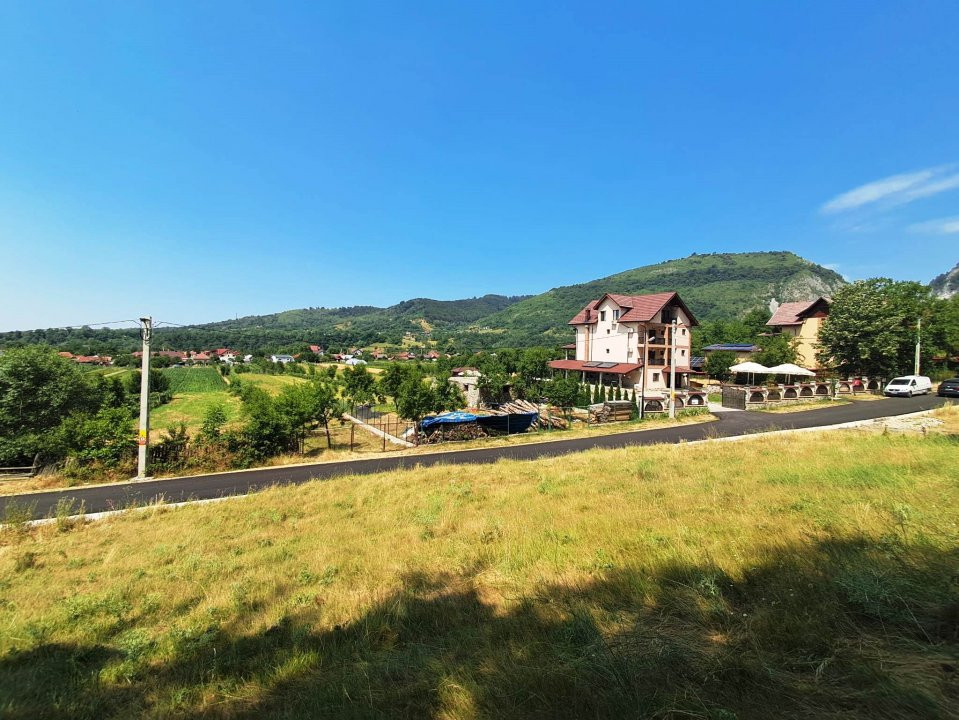TEREN INTRAVILAN POLOVRAGI