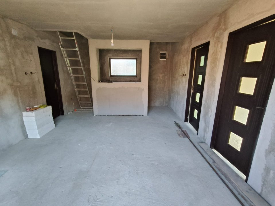  Casă P+M la gri de vânzare – Rasova, comuna Bălești