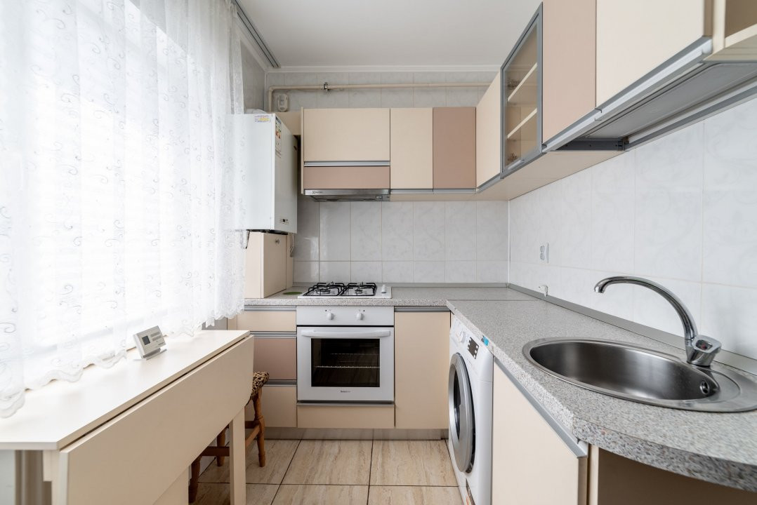  Inchiriere apartament 3 camere Zona Banat Pitesti