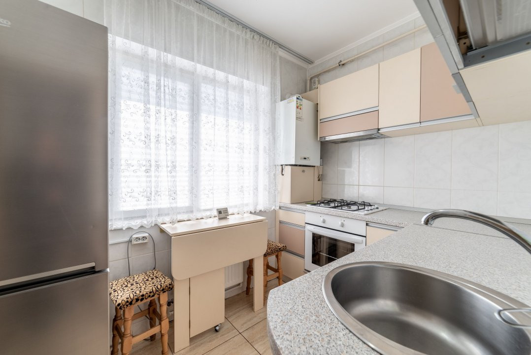  Inchiriere apartament 3 camere Zona Banat Pitesti