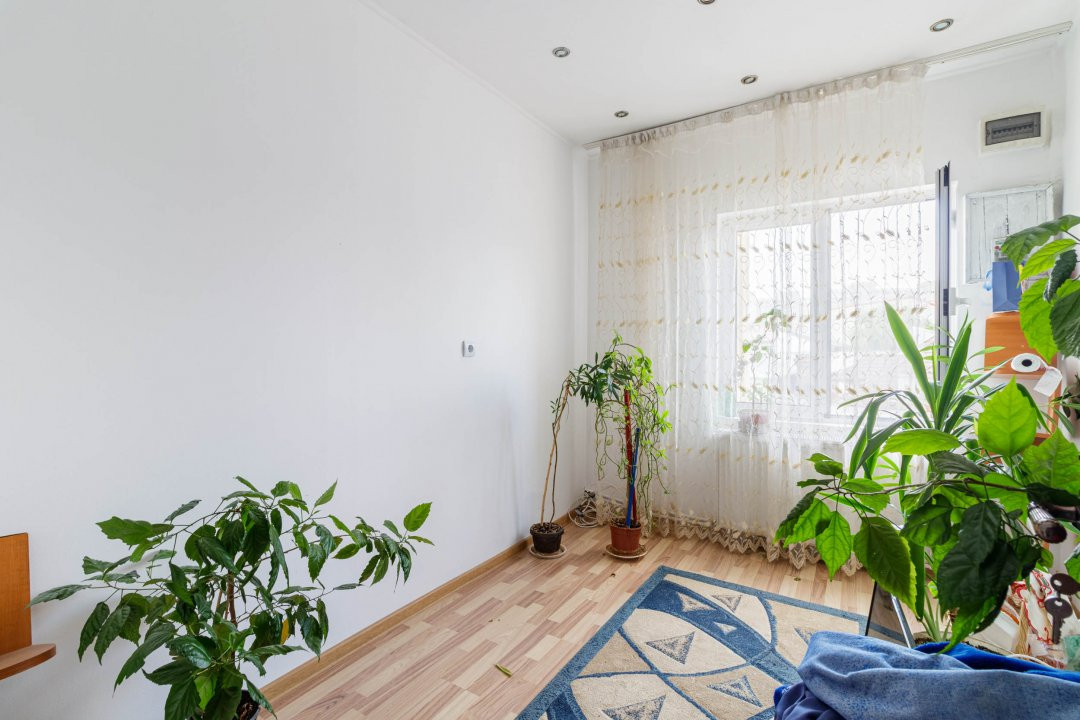3 camere in vila interbelica Risc 2