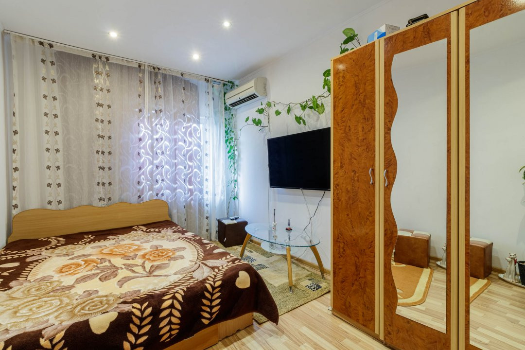 3 camere in vila interbelica Risc 2